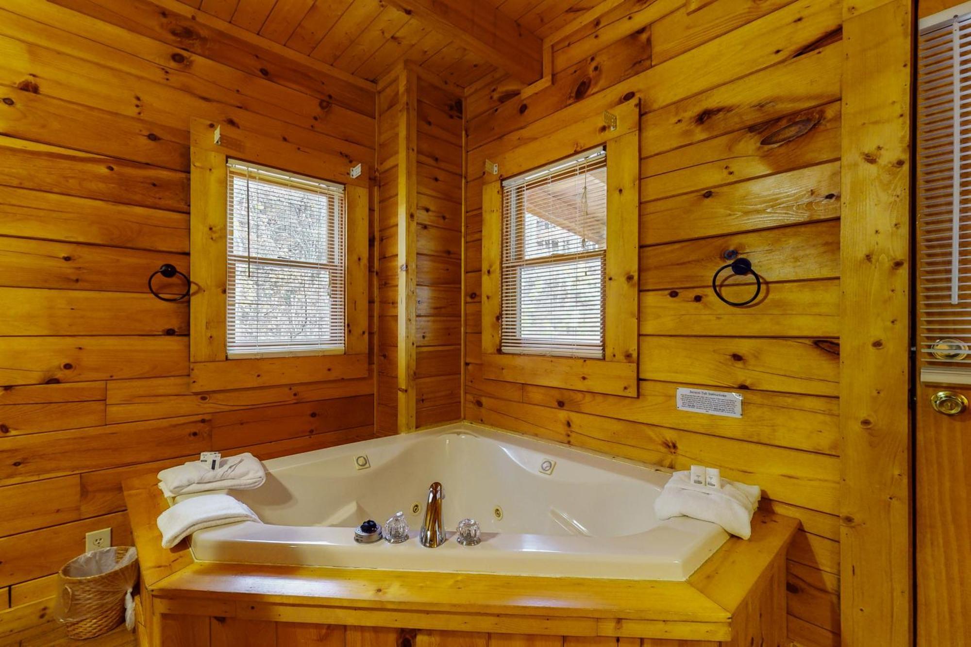 Sugar Bear Cabin เซอเวียร์วีล ภายนอก รูปภาพ